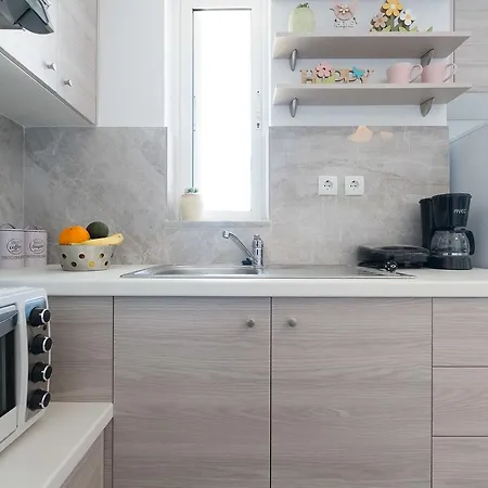 Cute Flat Next To Venetian Port Steps From Beach Апартаменты *
