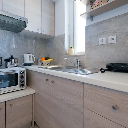 Cute Flat Next To Venetian Port Steps From Beach * Ханья