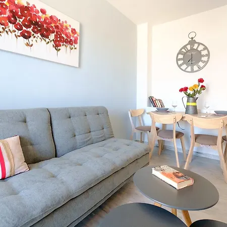Cute Flat Next To Venetian Port Steps From Beach * Ханья