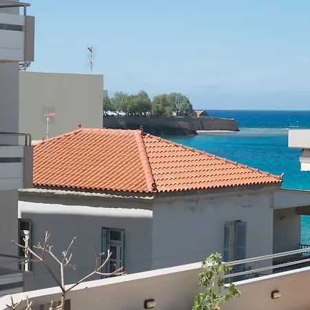 Cute Flat Next To Venetian Port Steps From Beach